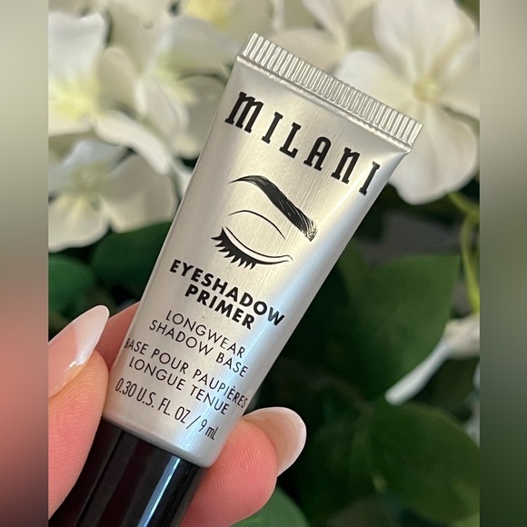 MILANI • EYESHADOW PRIMER - Picture 1 of 3